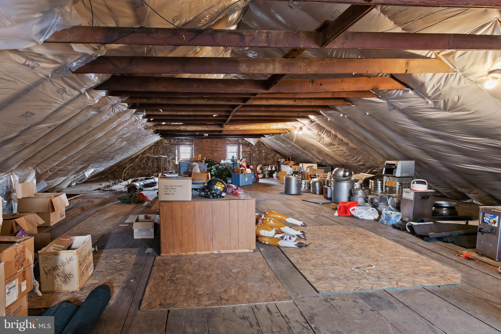 LANCASTER - Commercial Sale