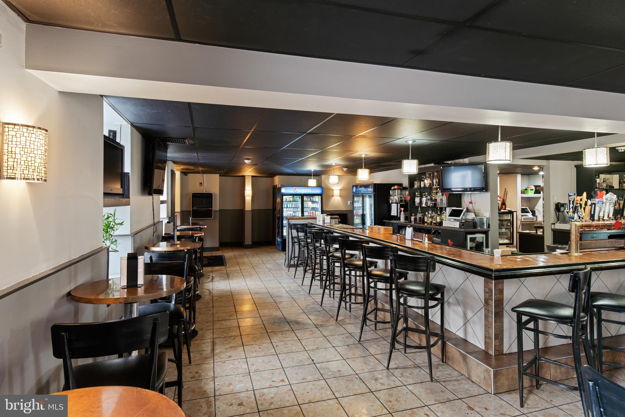 LANCASTER - Commercial Sale