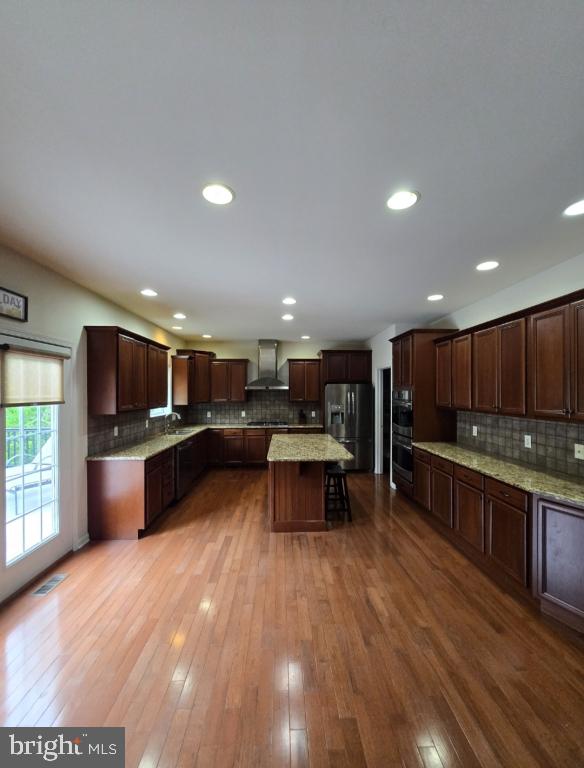 710 MYRTLE COURT
