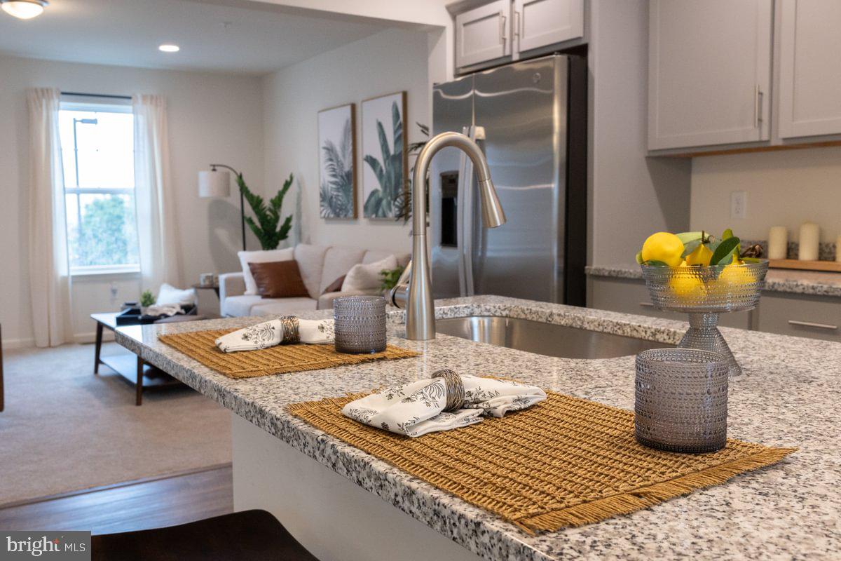 FAIRVIEW SQUARE - Residential