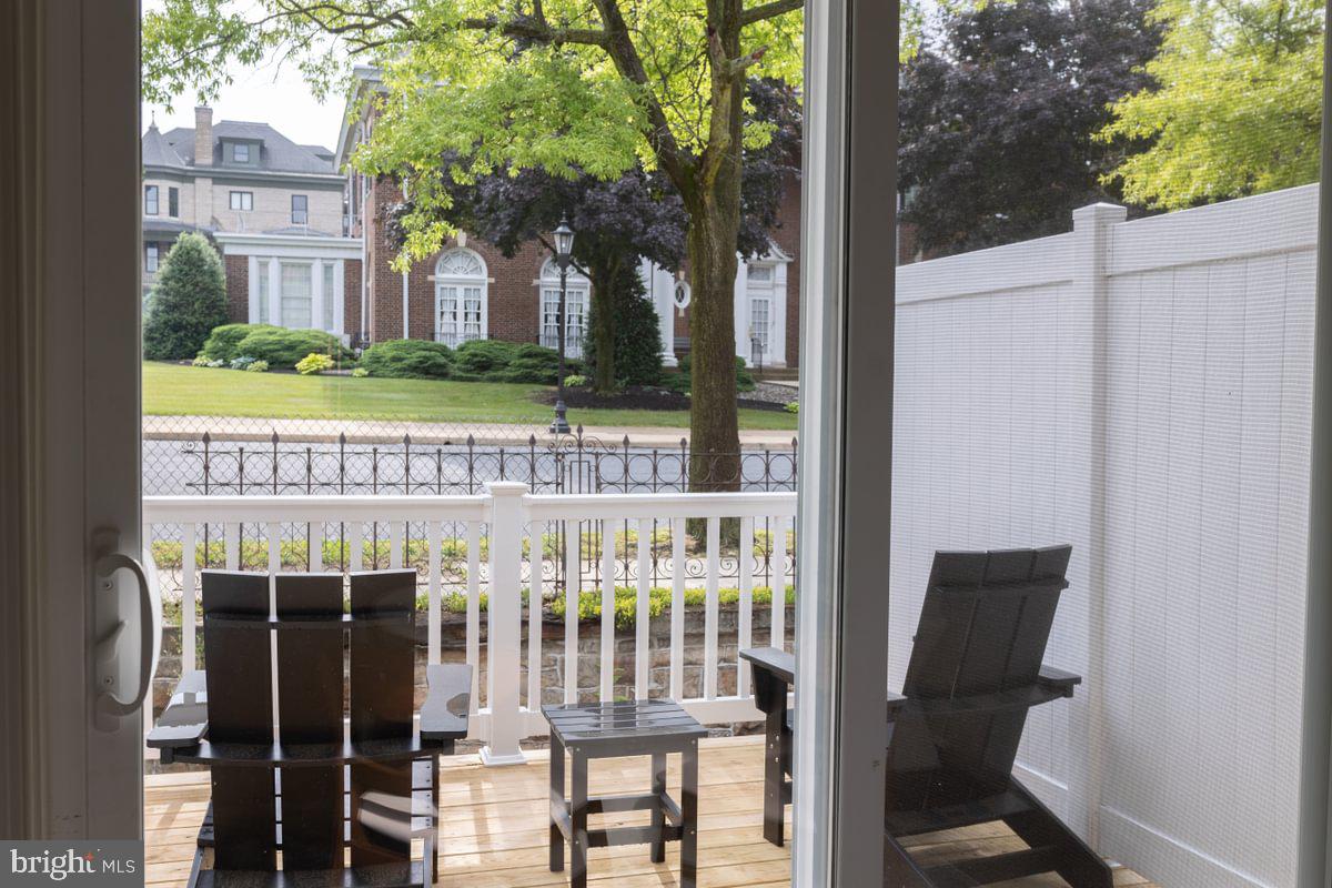 FAIRVIEW SQUARE - Residential