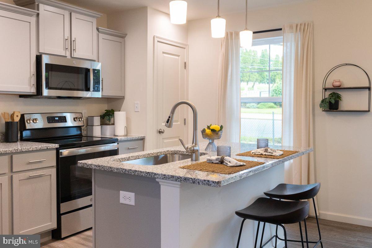 FAIRVIEW SQUARE - Residential