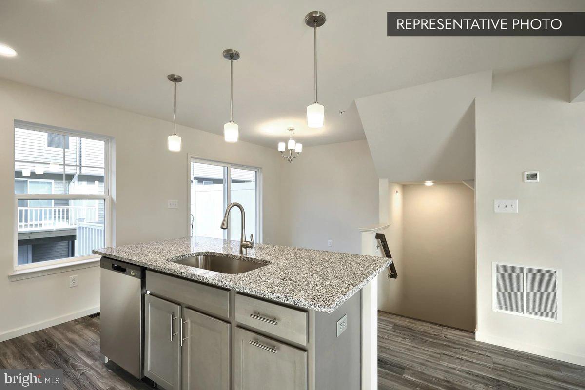 FAIRVIEW SQUARE - Residential