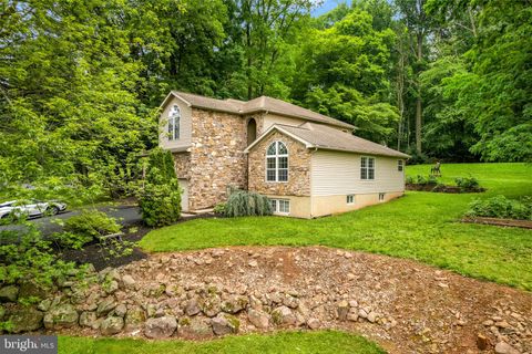 Photo of 180 HERTZOG VALLEY RD, DENVER, PA 17517 (MLS # PALA2036664)