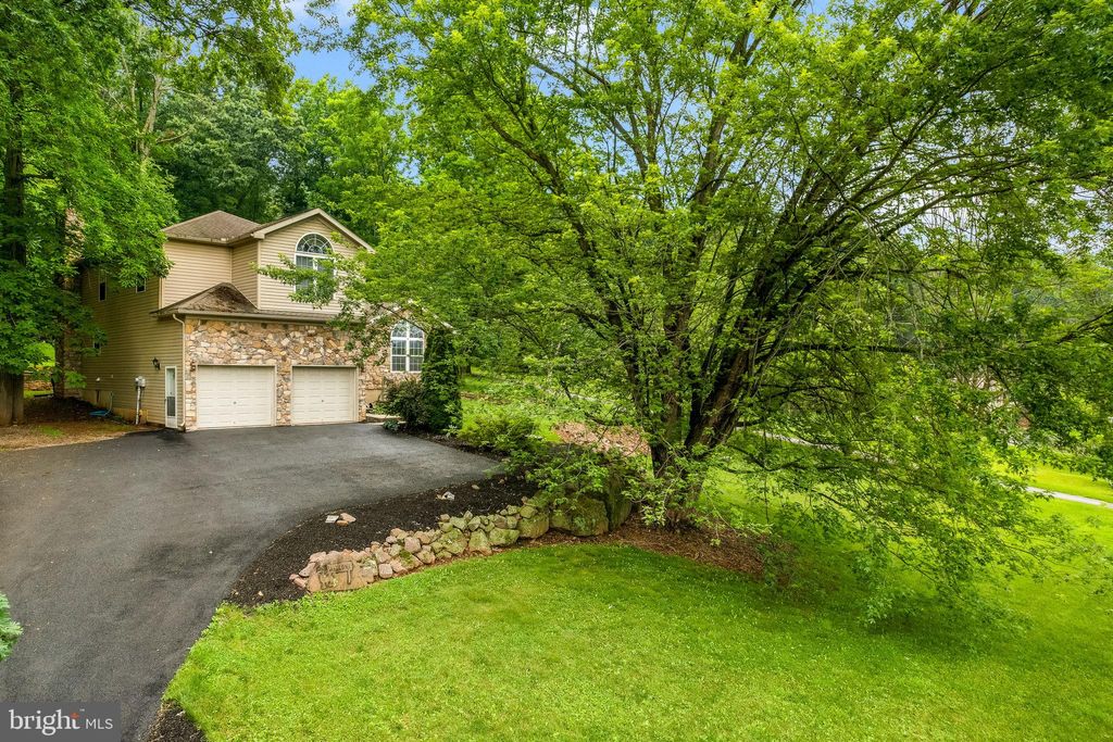 Photo of 180 HERTZOG VALLEY RD, DENVER, PA 17517 (MLS # PALA2036664)