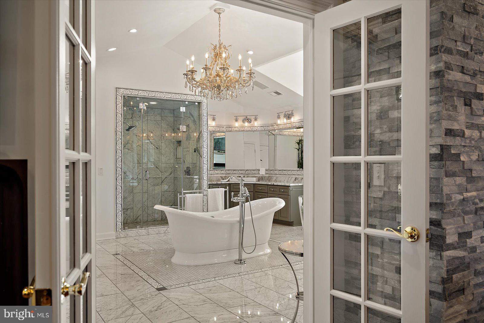 SOUTH RIVER COLONY - Residential