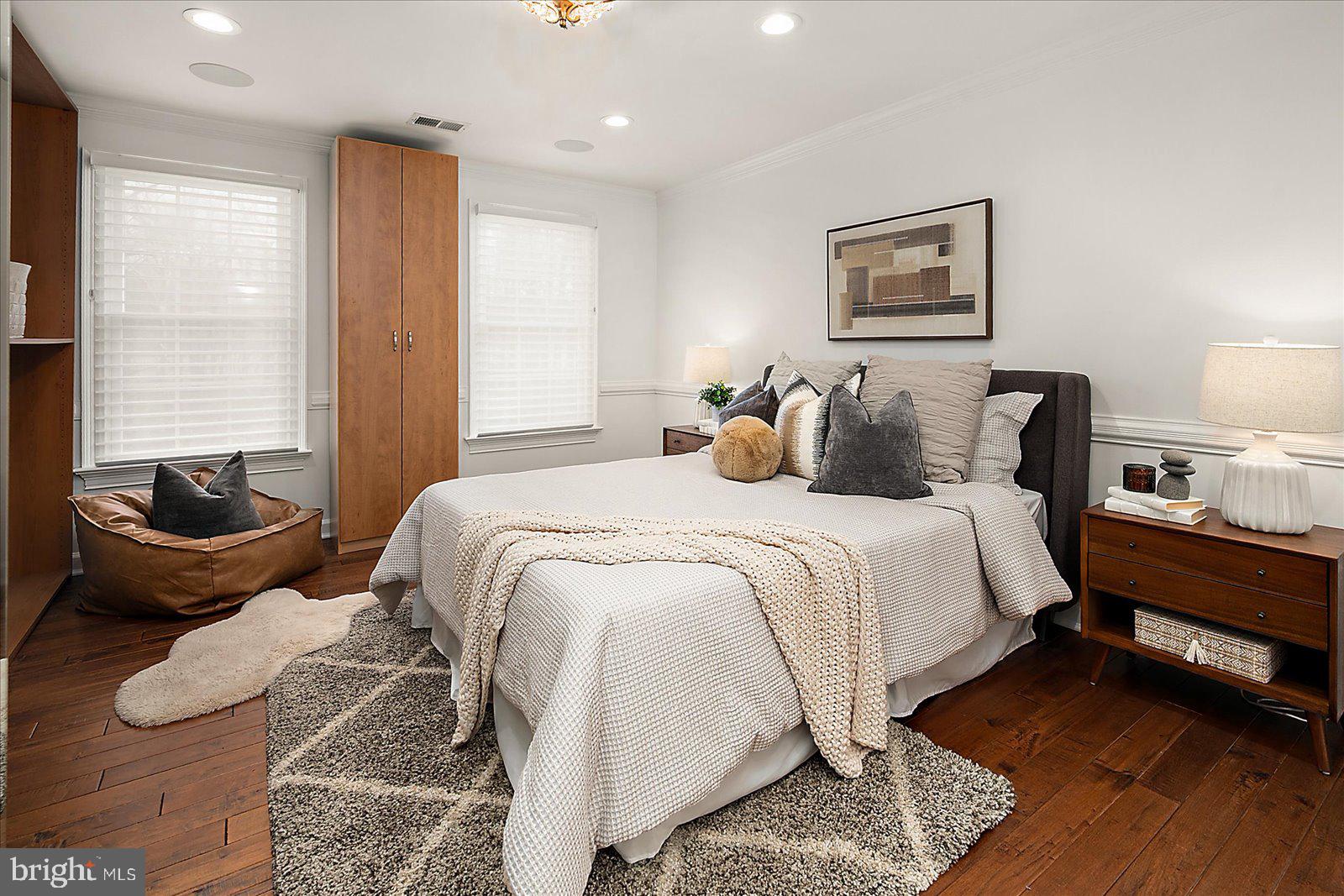 SOUTH RIVER COLONY - Residential