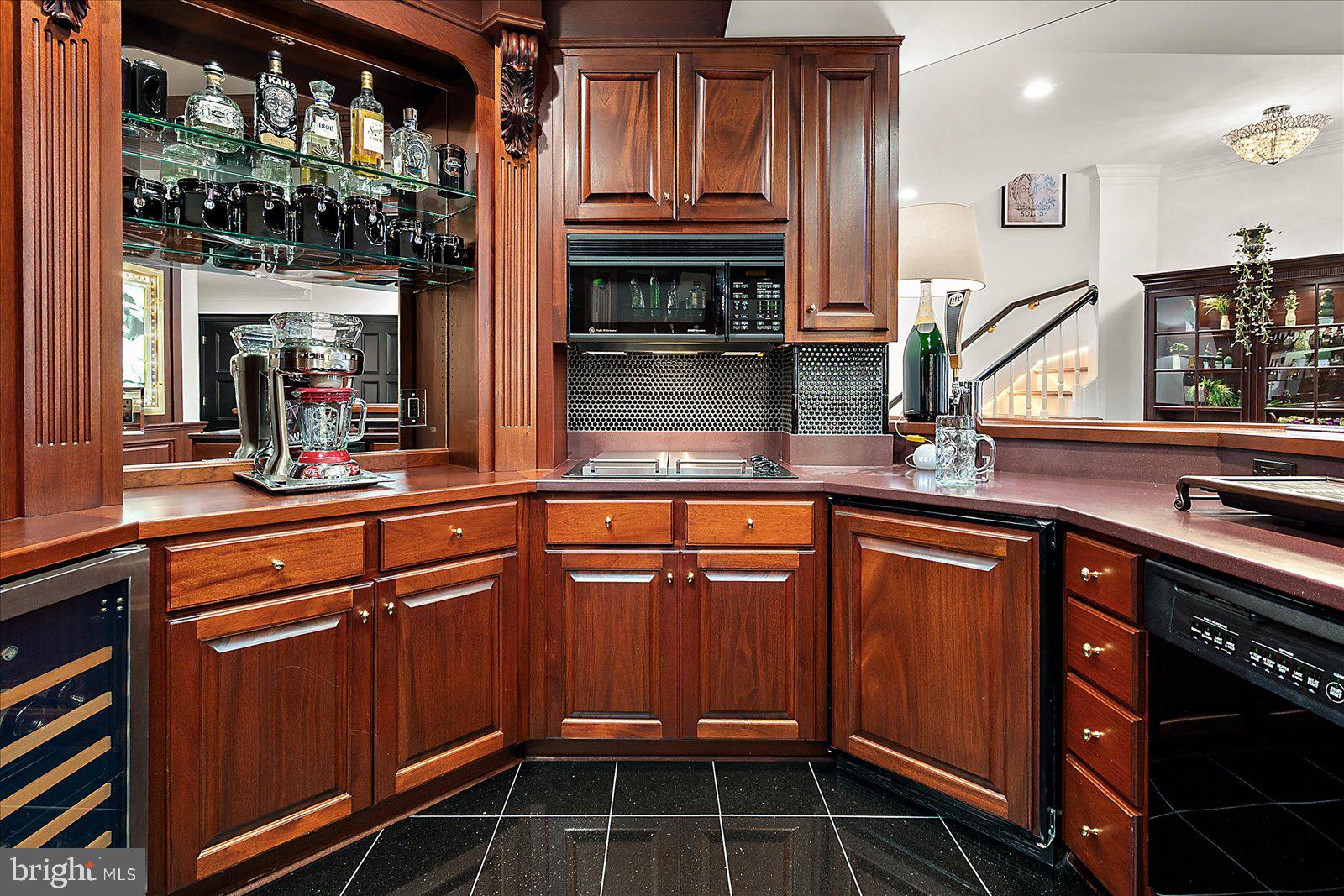 SOUTH RIVER COLONY - Residential