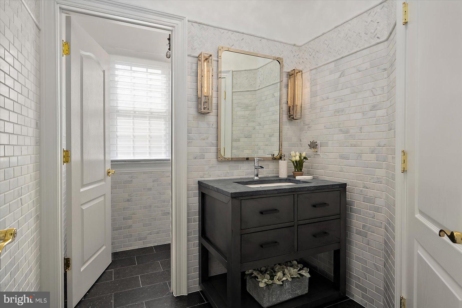 SOUTH RIVER COLONY - Residential