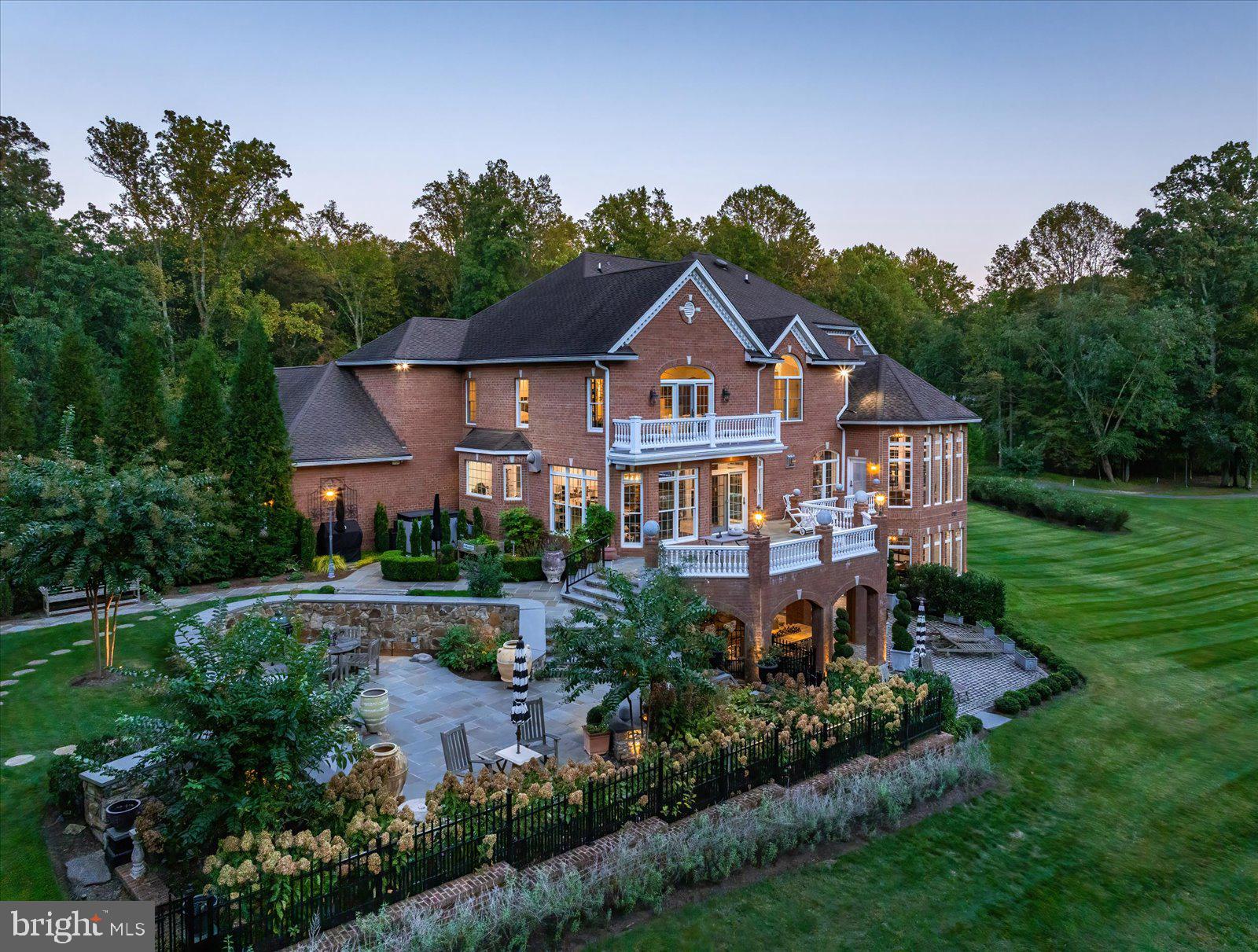 SOUTH RIVER COLONY - Residential