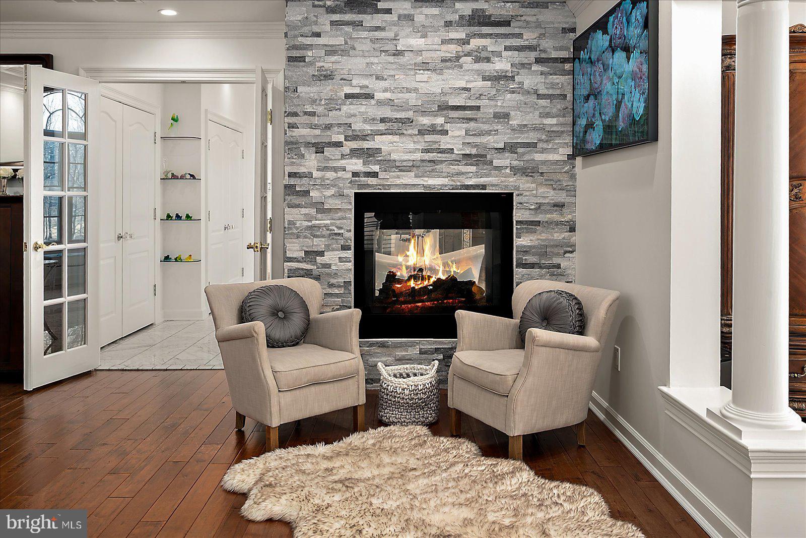 SOUTH RIVER COLONY - Residential