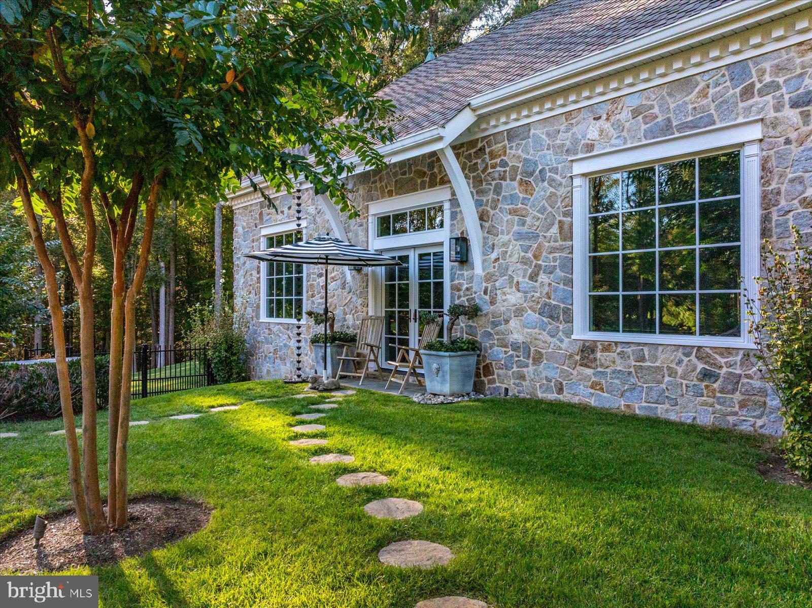 SOUTH RIVER COLONY - Residential