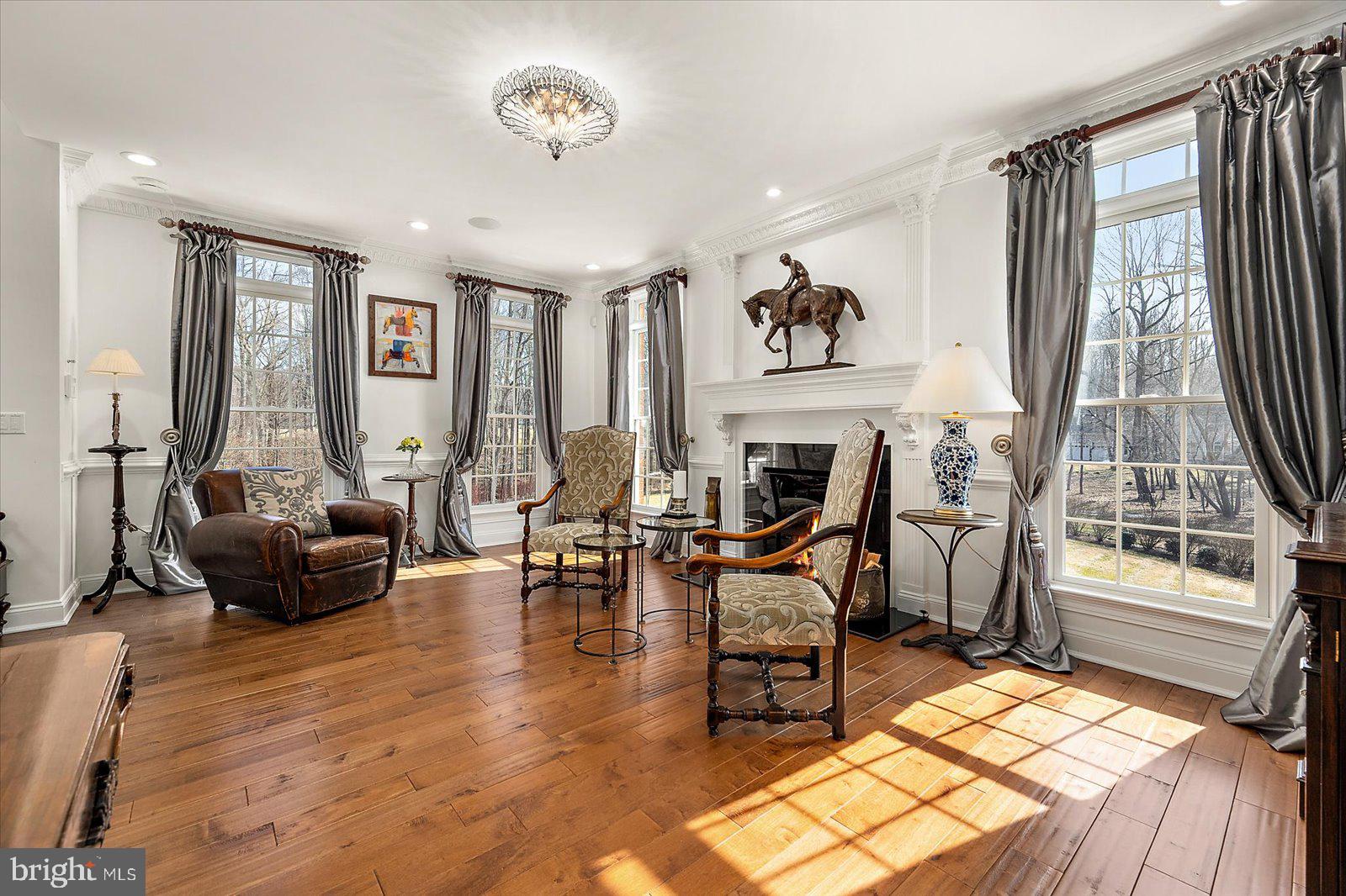 SOUTH RIVER COLONY - Residential