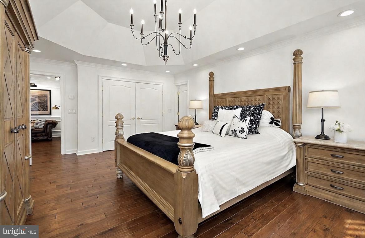 SOUTH RIVER COLONY - Residential