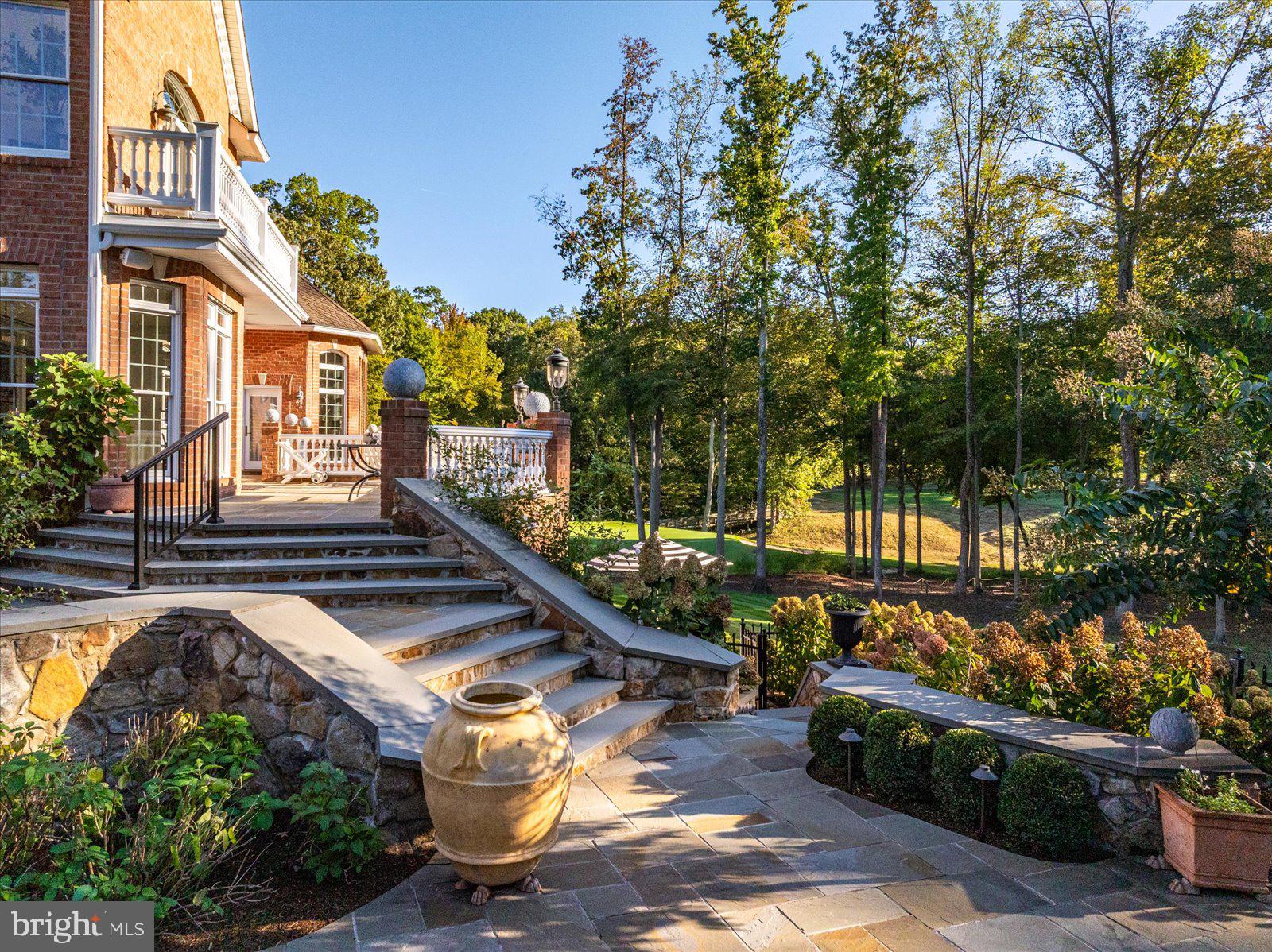 SOUTH RIVER COLONY - Residential