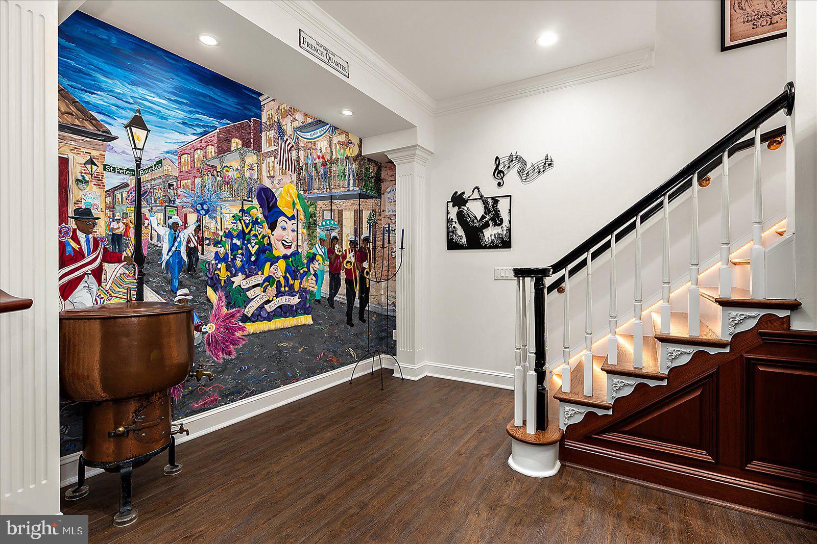 SOUTH RIVER COLONY - Residential