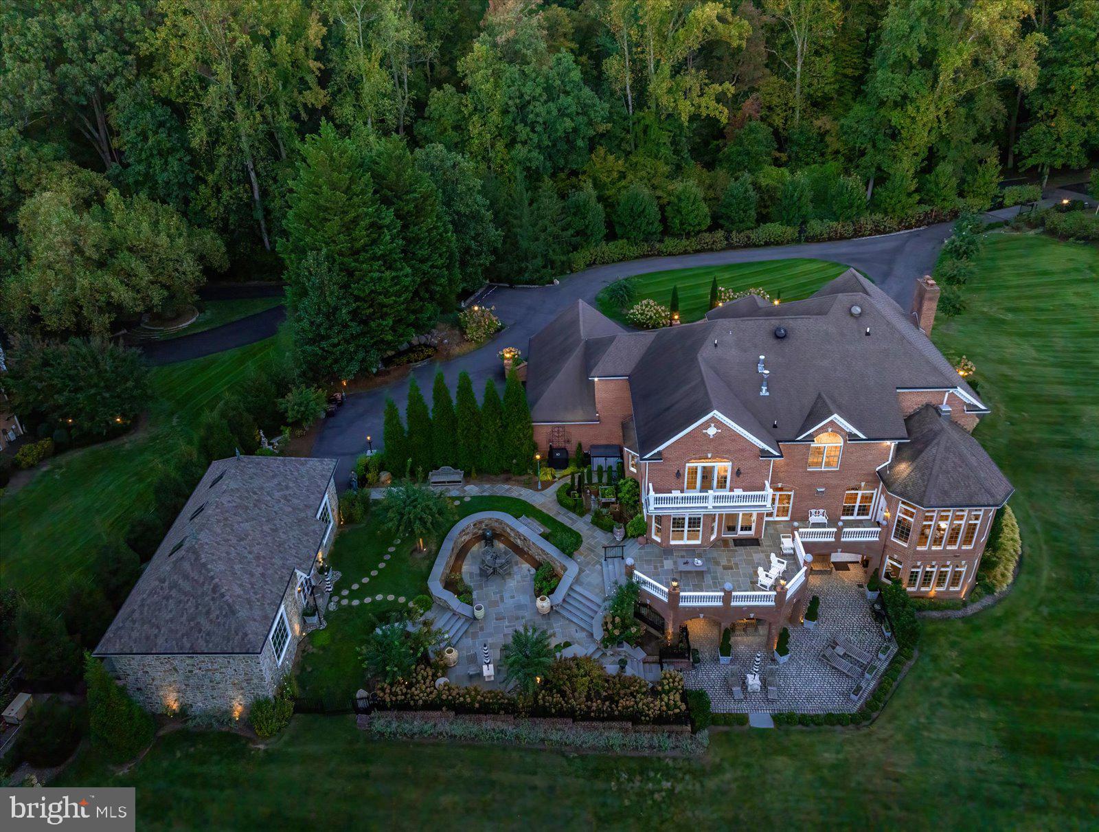 SOUTH RIVER COLONY - Residential