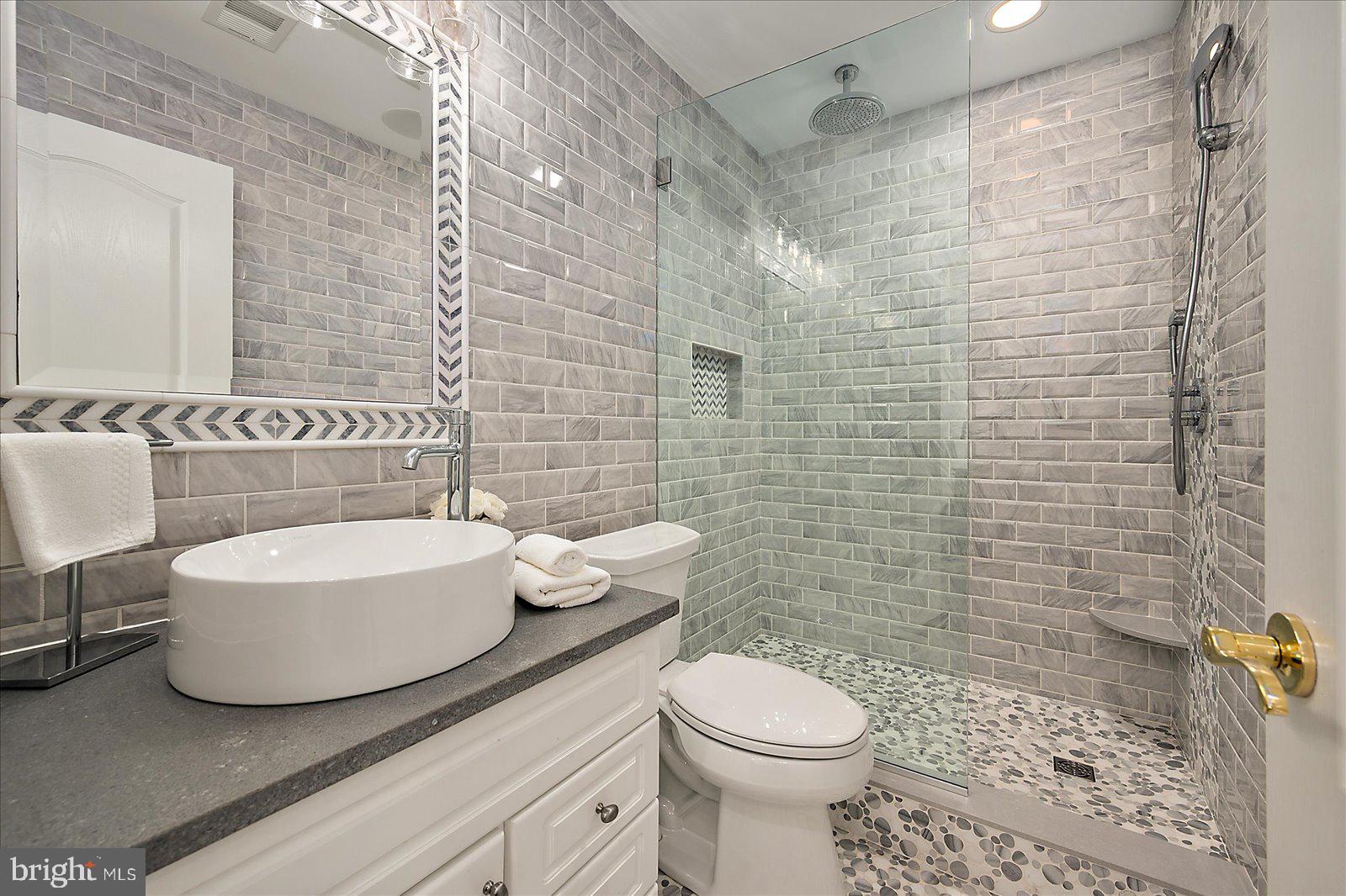 SOUTH RIVER COLONY - Residential