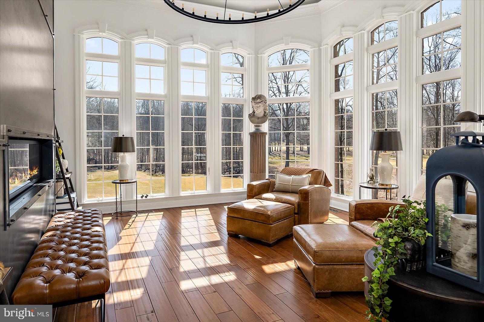 SOUTH RIVER COLONY - Residential