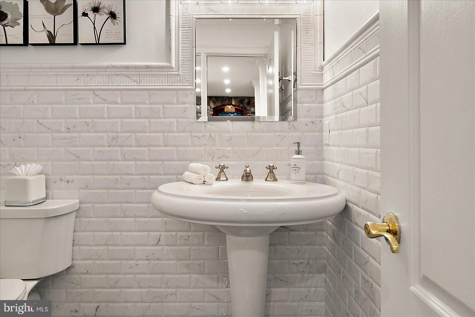 SOUTH RIVER COLONY - Residential