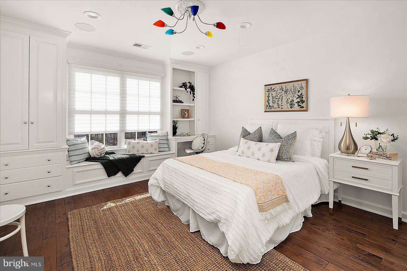 SOUTH RIVER COLONY - Residential