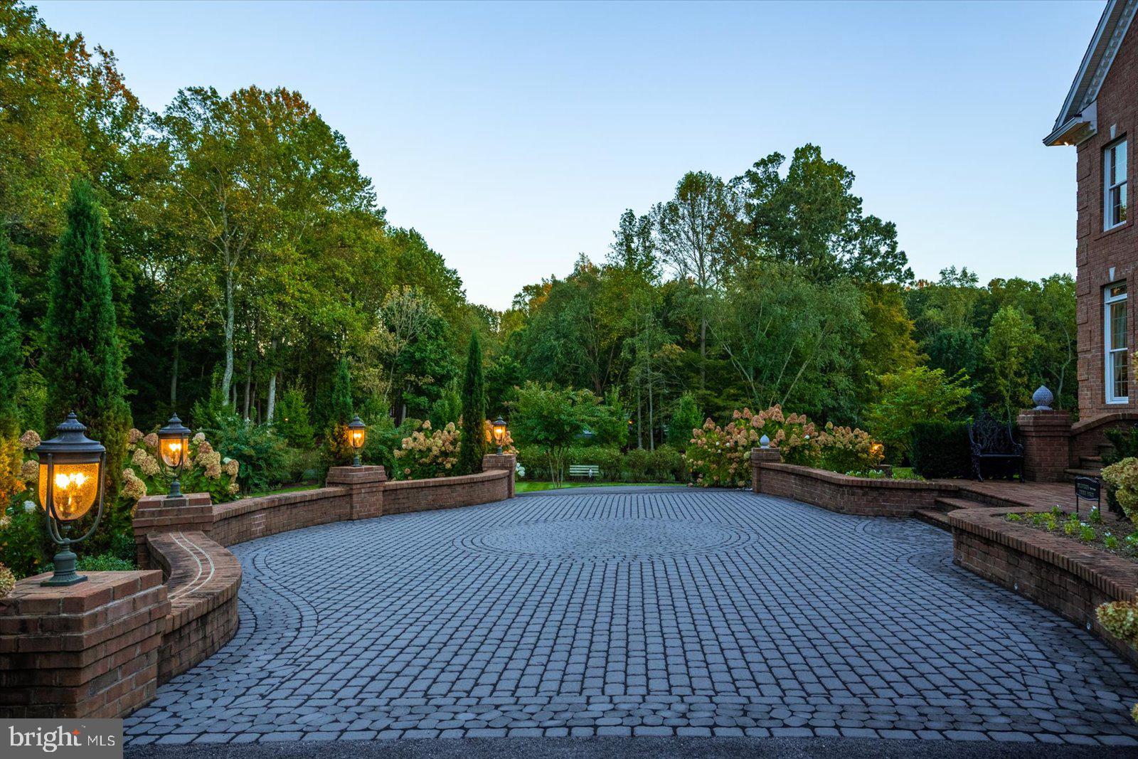 SOUTH RIVER COLONY - Residential