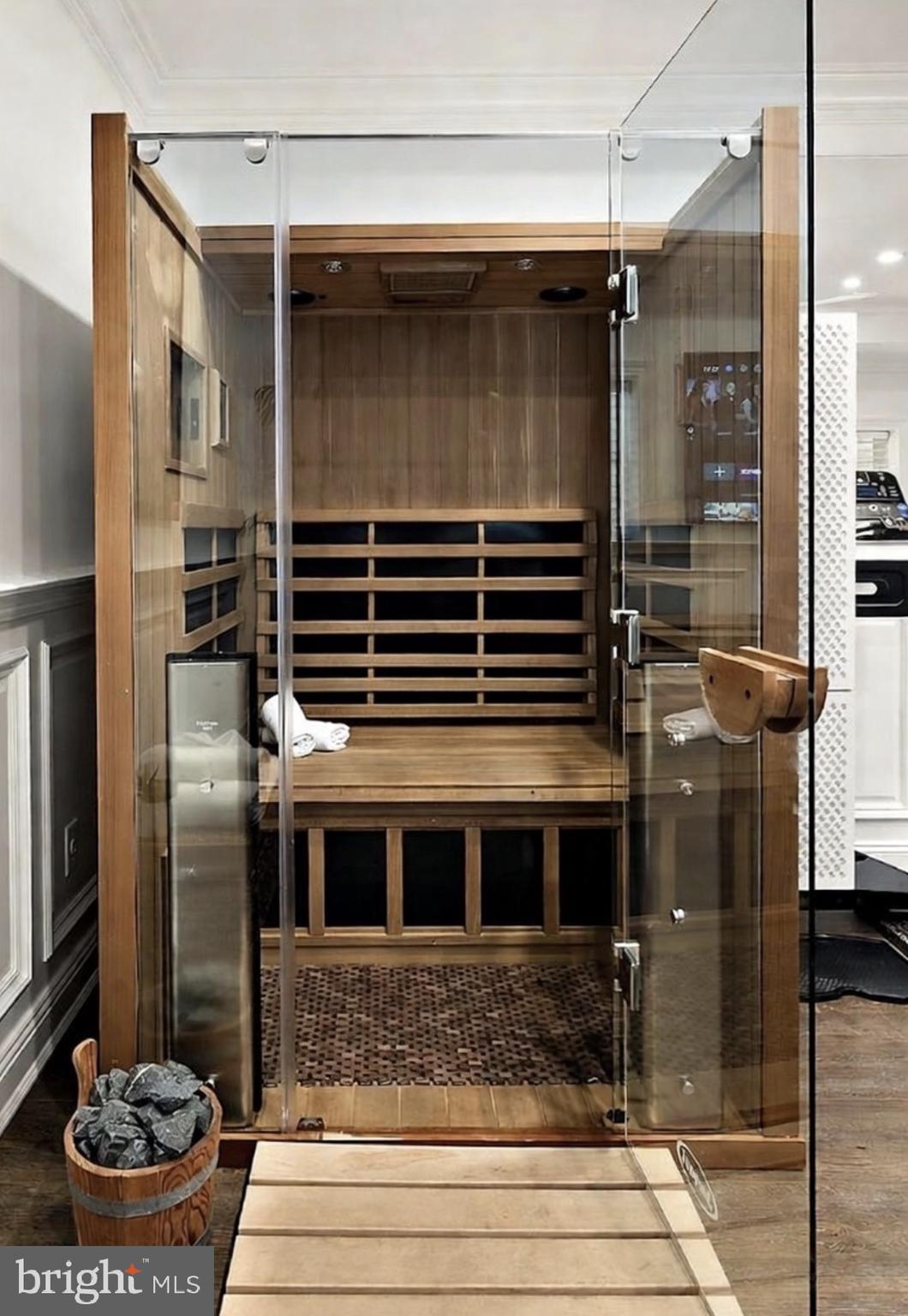 SOUTH RIVER COLONY - Residential