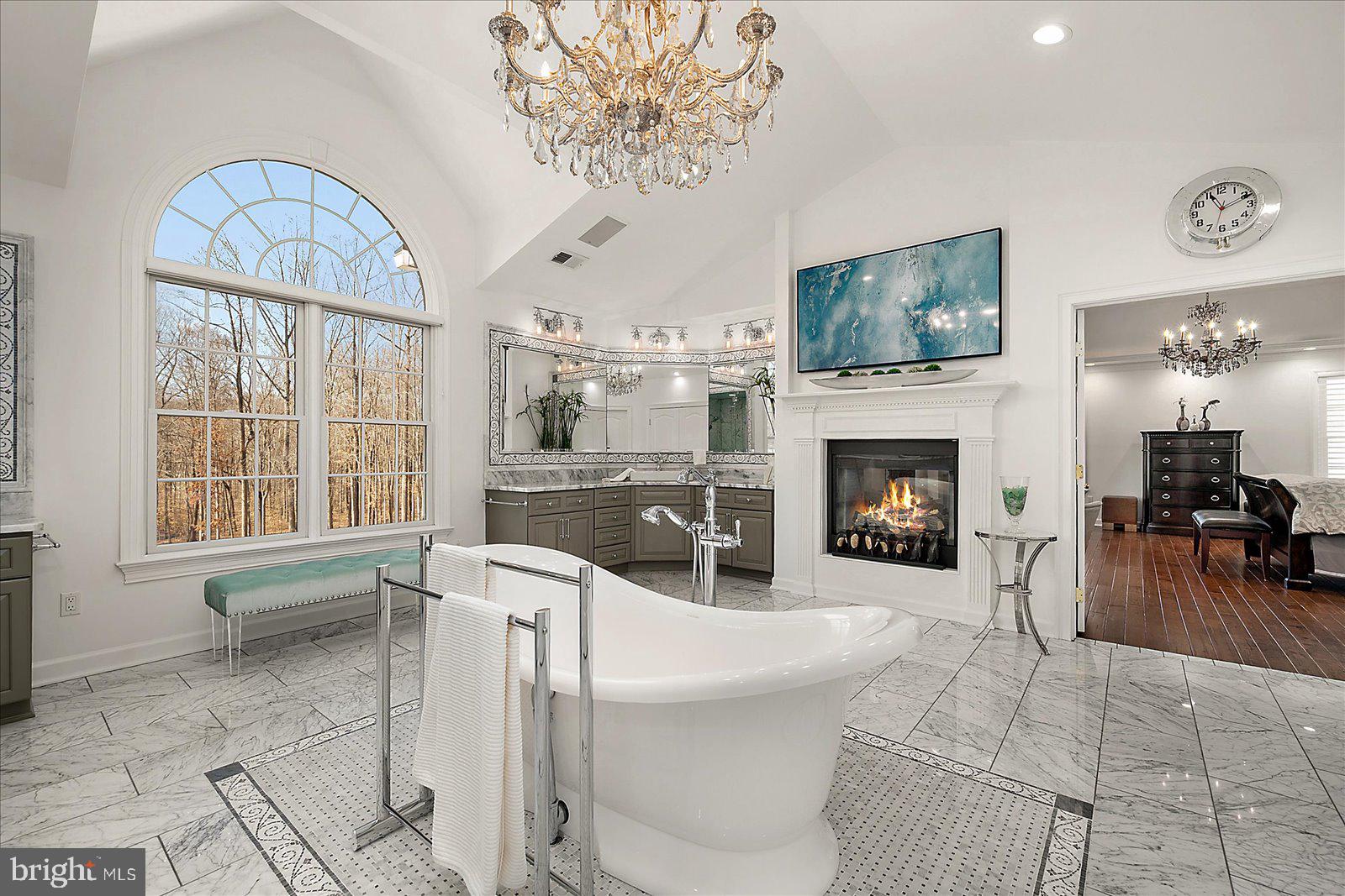 SOUTH RIVER COLONY - Residential