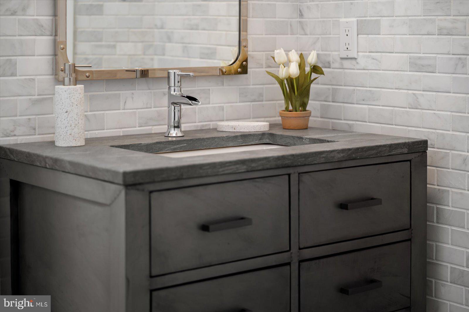 SOUTH RIVER COLONY - Residential