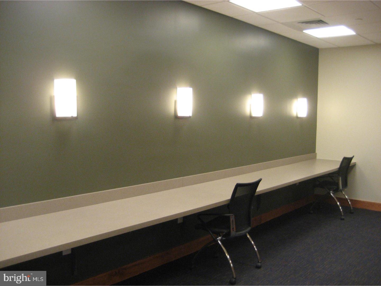 ART MUSEUM AREA - Residential Lease