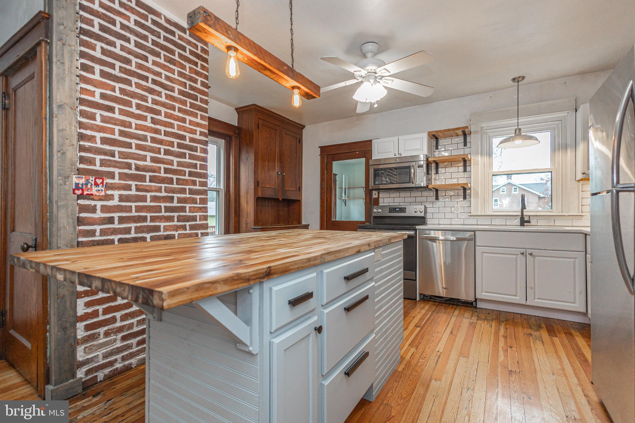 LANSDALE - Residential