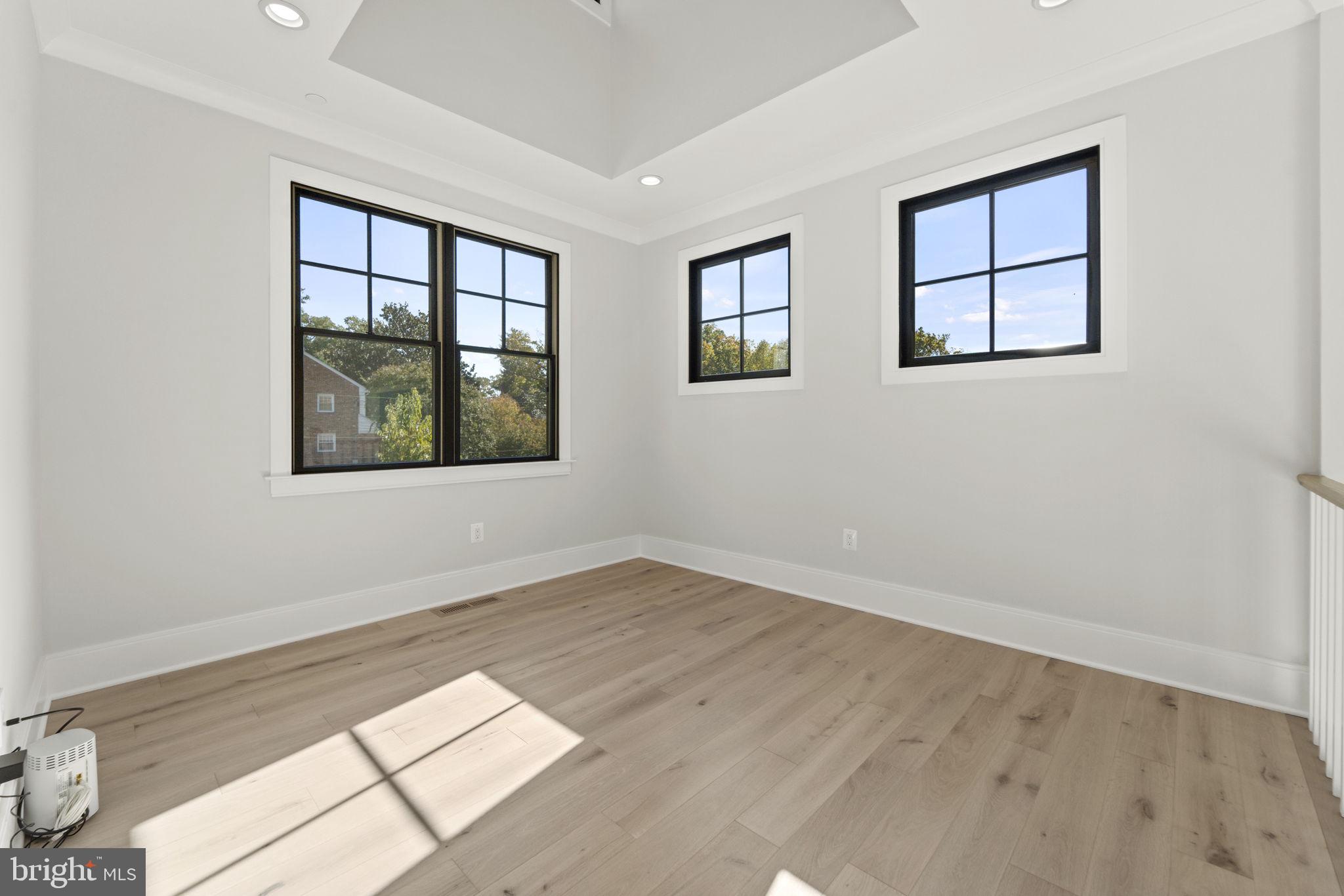 KENWOOD PARK - Residential