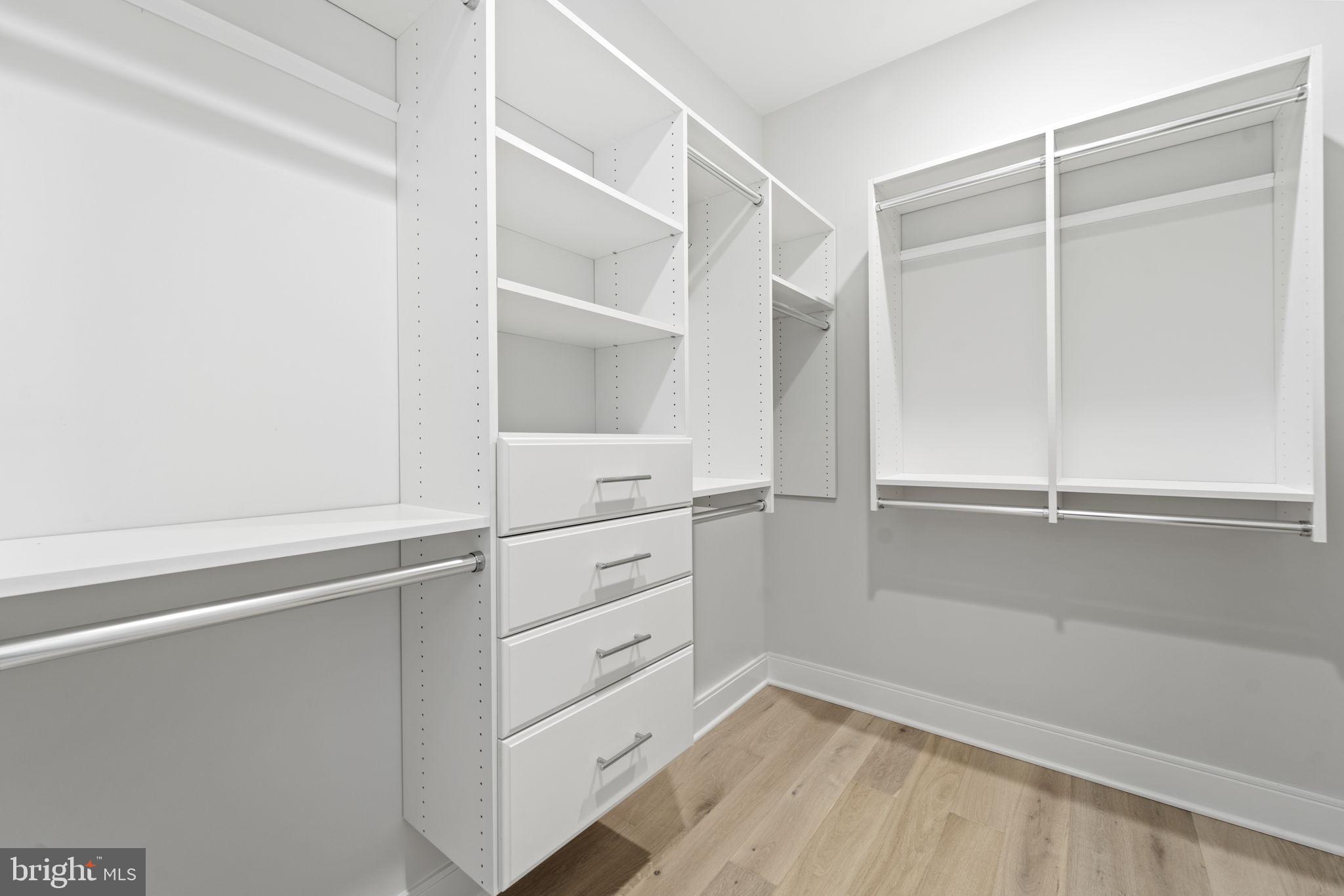 KENWOOD PARK - Residential