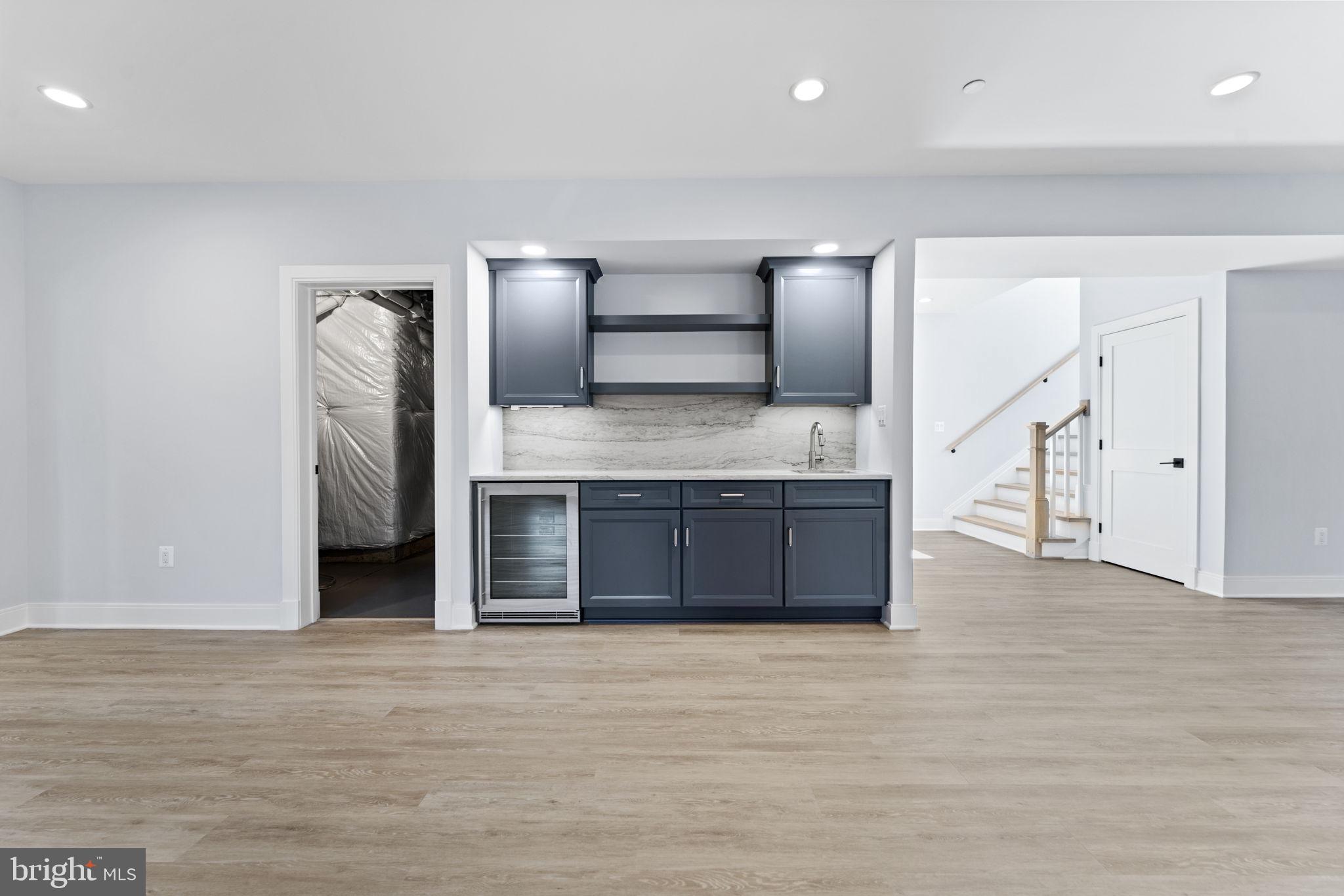 KENWOOD PARK - Residential