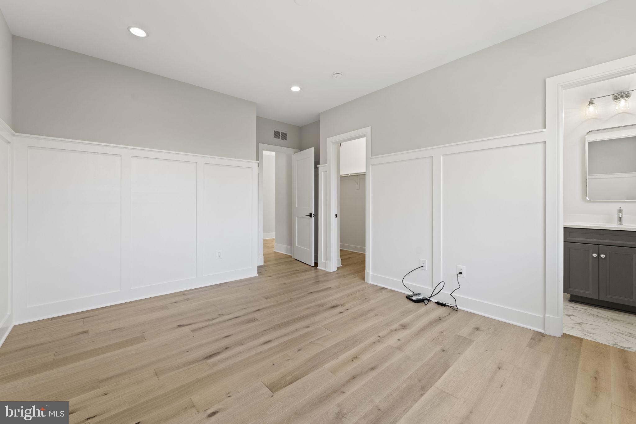 KENWOOD PARK - Residential