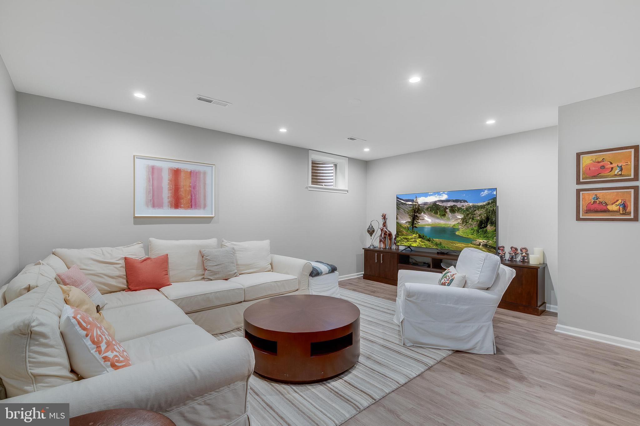 HIGHGATE - Residential Lease