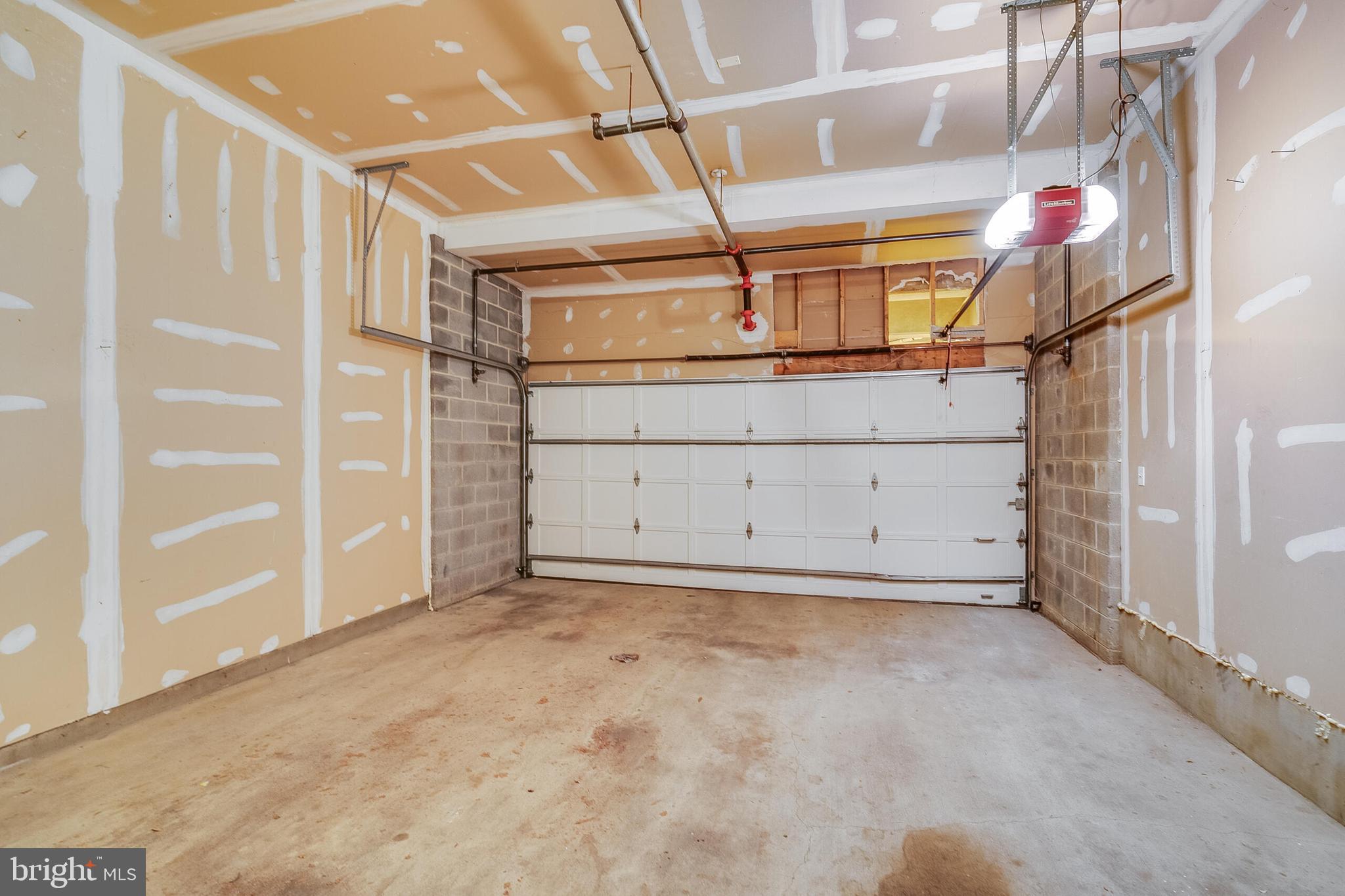 HIGHGATE - Residential Lease