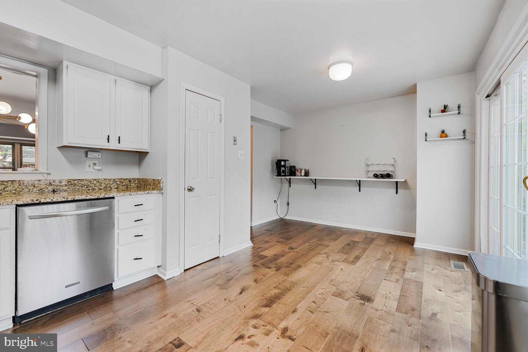 GROSVENOR PARK TOWNHOME CONDOMINIUMS - Residential