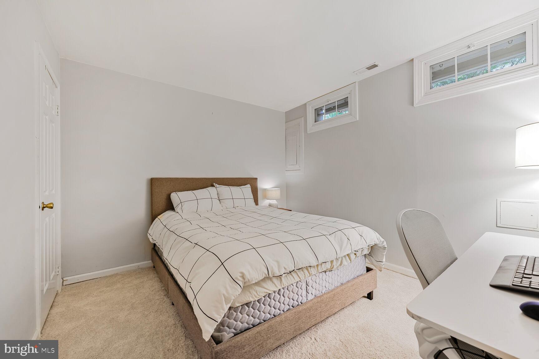 GROSVENOR PARK TOWNHOME CONDOMINIUMS - Residential