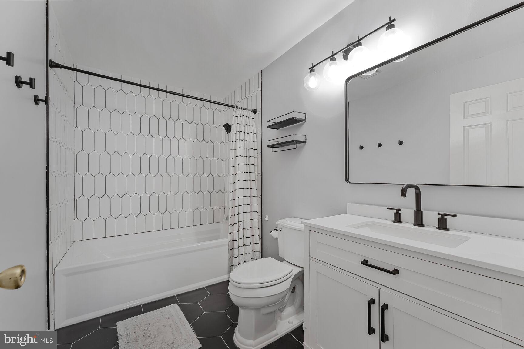 GROSVENOR PARK TOWNHOME CONDOMINIUMS - Residential