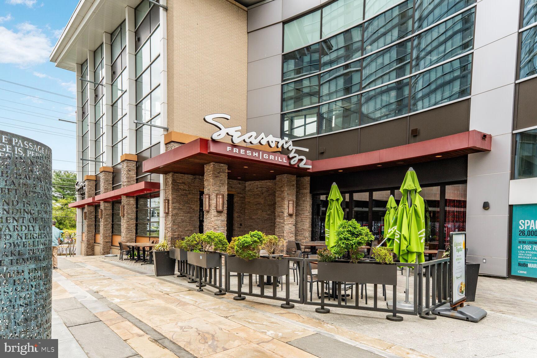 GROSVENOR PARK TOWNHOME CONDOMINIUMS - Residential