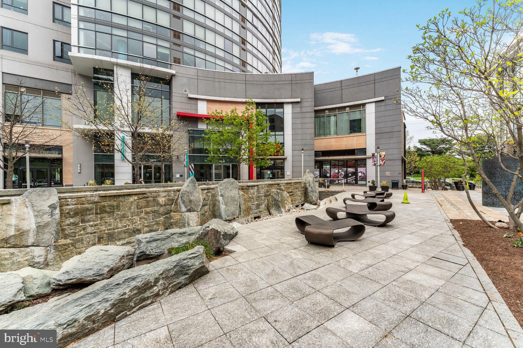 GROSVENOR PARK TOWNHOME CONDOMINIUMS - Residential