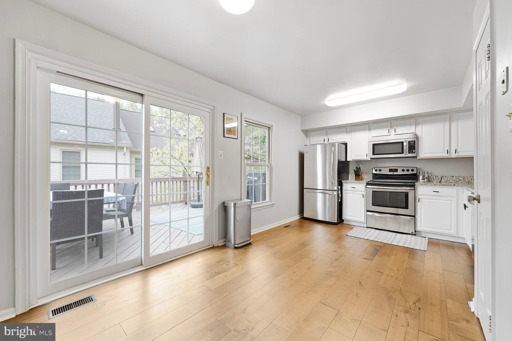 GROSVENOR PARK TOWNHOME CONDOMINIUMS - Residential