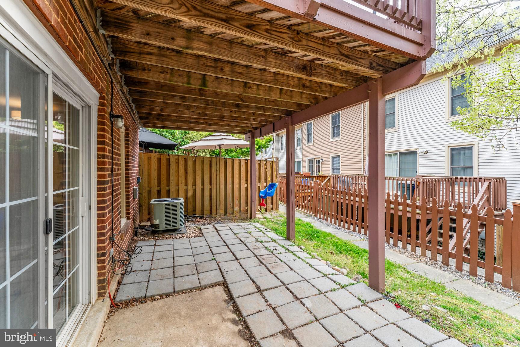 GROSVENOR PARK TOWNHOME CONDOMINIUMS - Residential