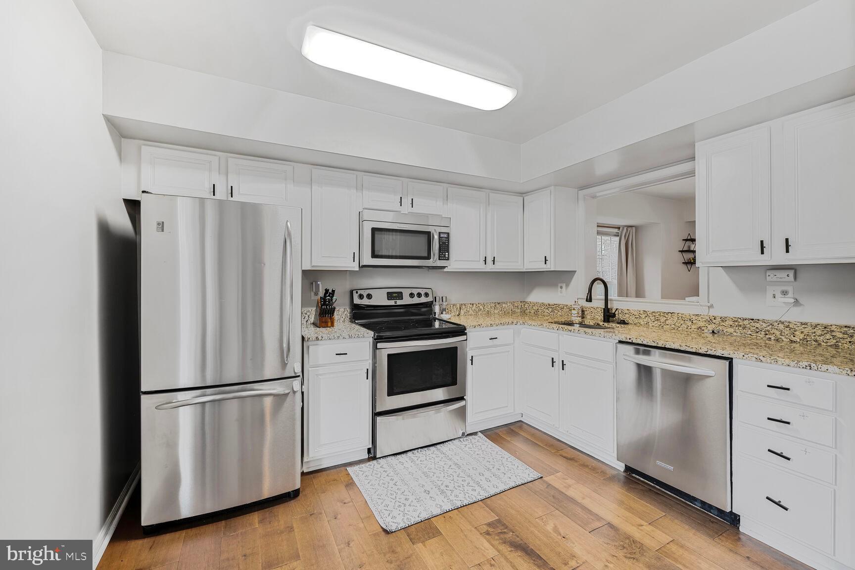 GROSVENOR PARK TOWNHOME CONDOMINIUMS - Residential