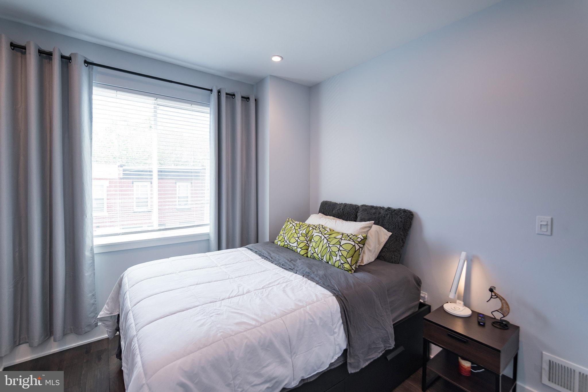 POINT BREEZE - Residential Lease