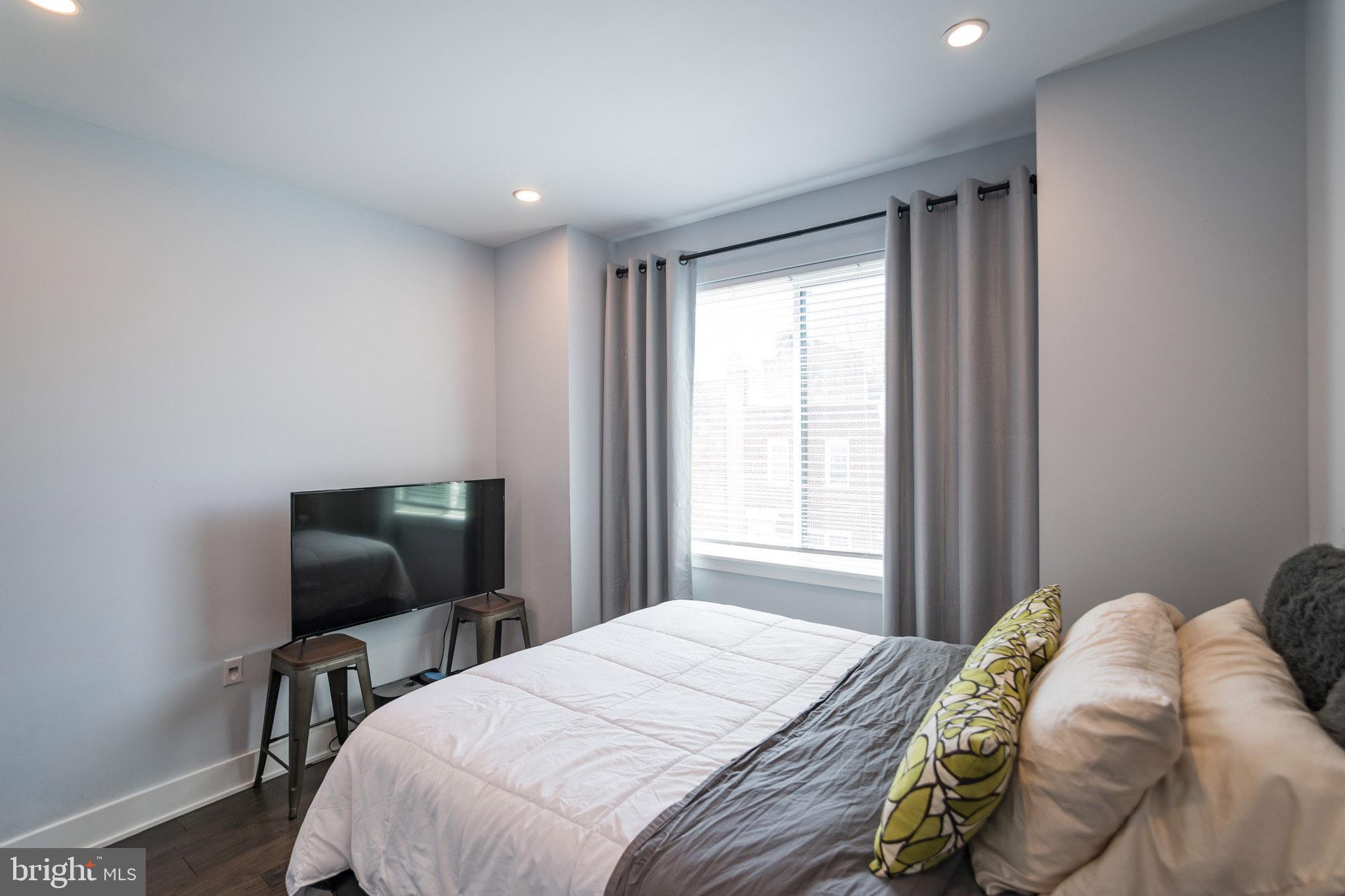 POINT BREEZE - Residential Lease