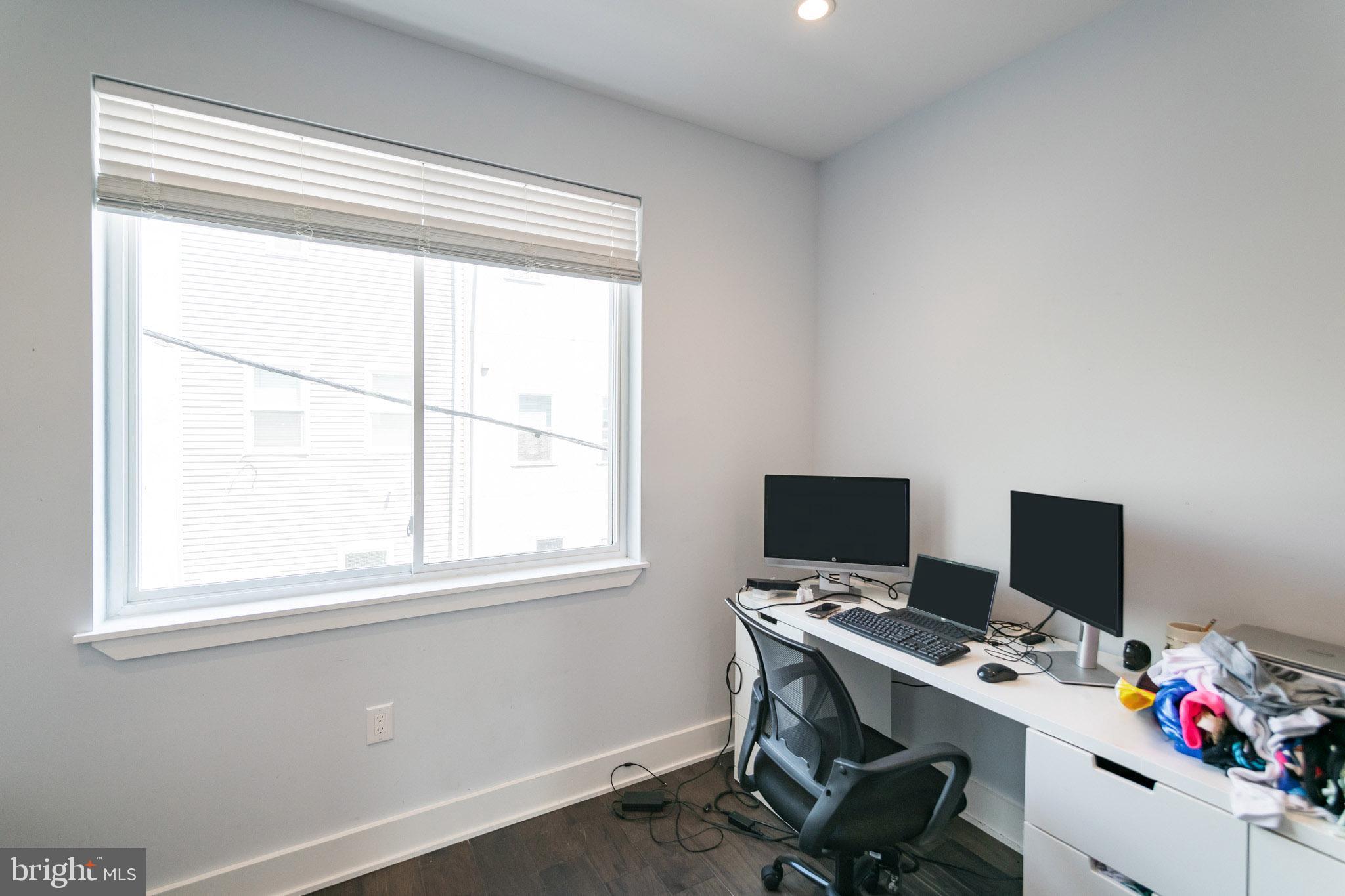 POINT BREEZE - Residential Lease