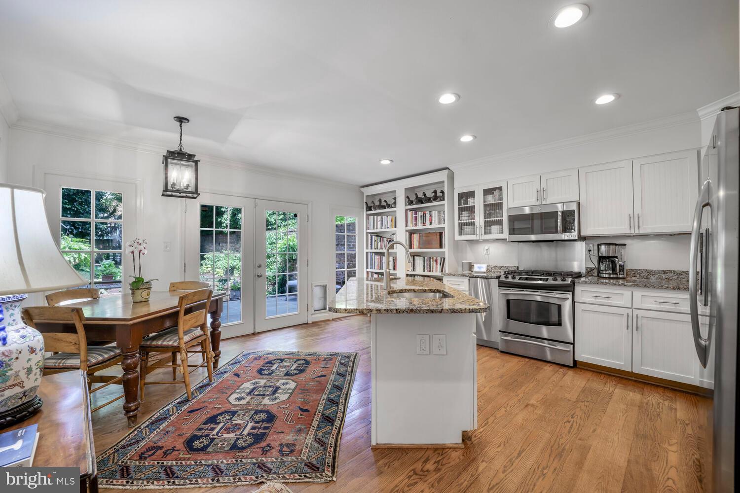 YATES GARDENS - Residential