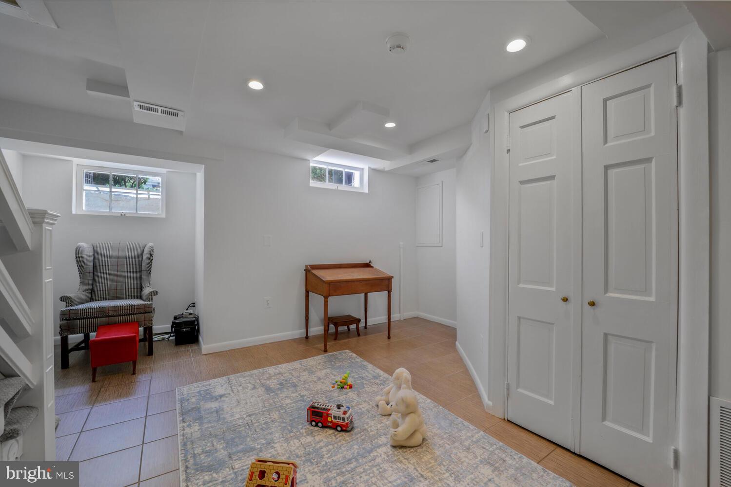 YATES GARDENS - Residential